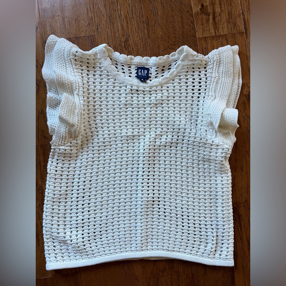 Gap sweater top